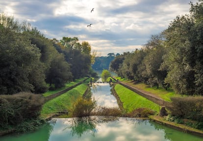 Villa Doria Pamphilj, cuya historia se remonta al siglo XVII, es hoy el parque público más grande de la capital italiana.