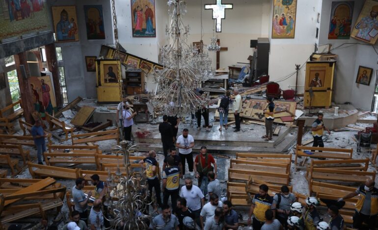Al menos 22 cristianos muertos y 63 heridos en un atentado contra una iglesia en Damasco