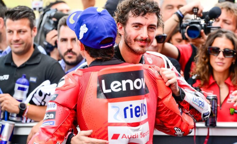 Un español no sabe tan bien en una moto italiana