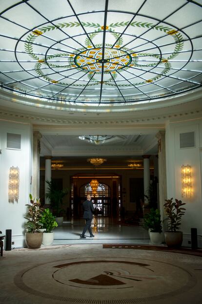 Uno de los Lucenarios del Hotel Palace en Madrid con los antecedentes del 