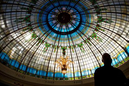 La cúpula restaurada del Palace Hotel, bajo la cual se encuentra el espacio gastronómico de alojamiento.