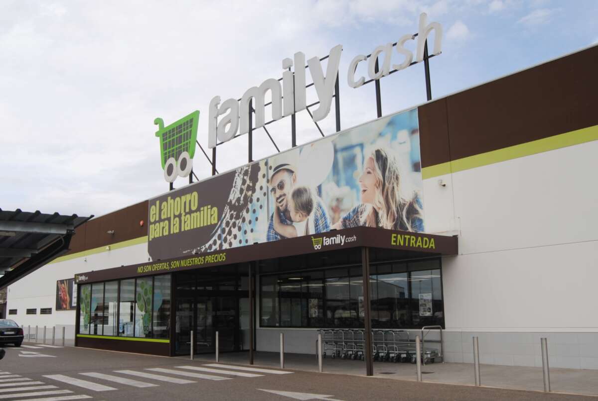 La cadena de supermercados tiene una tarifa de valor de mercado de 1.1% y 1.5 con respecto al volumen, según los datos de Kantar. Foto: Family Cash.