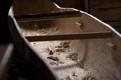 Aivar Ruukel Fabrica las Haabjas como si fueran esculturas, basadas en Ahuecar un baúl