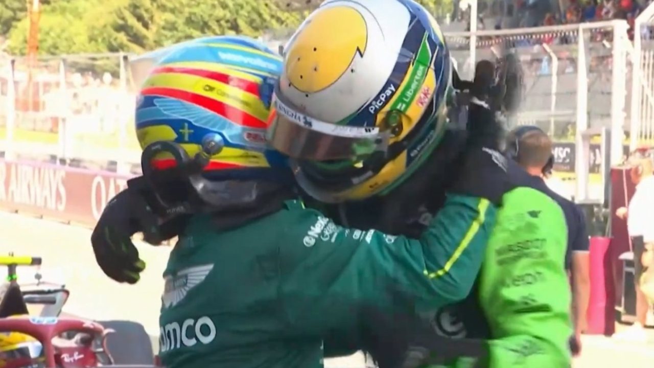 El emotivo abrazo entre Alonso y Bortoleto tras su tremenda pelea en el GP de Austria