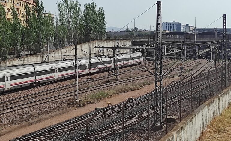 interrumpida la alta velocidad entre Madrid-Andalucía por falta de tensión en la catenaria