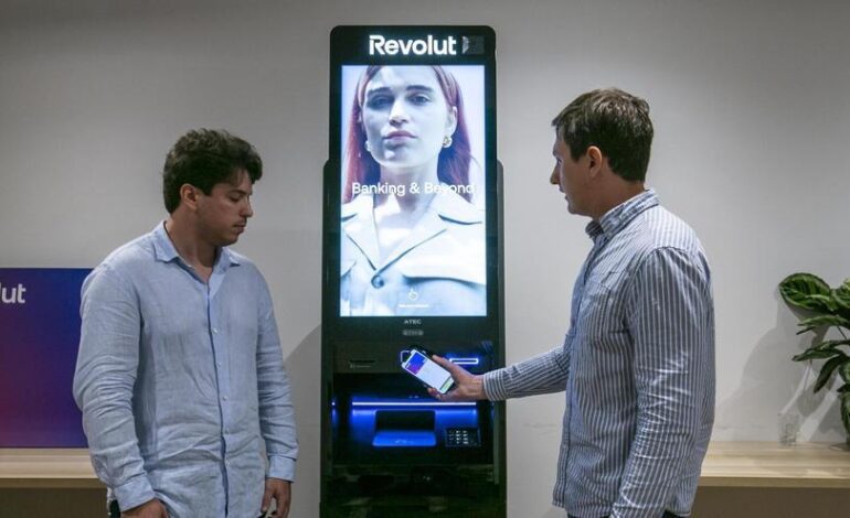 Revolut estrenará en el Primavera Sound sus primeros cajeros automáticos