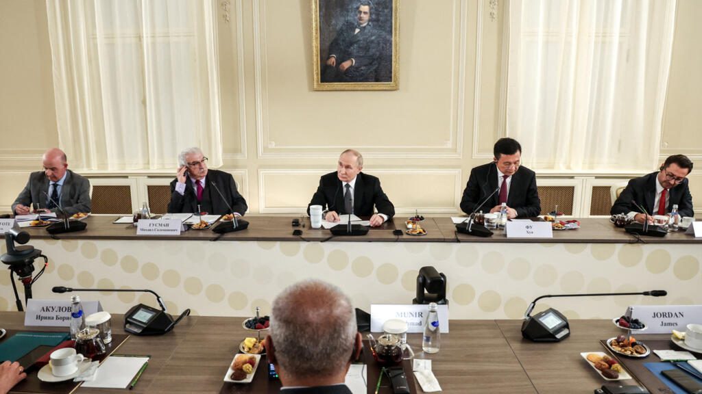 Putin no descarta un eventual encuentro con Zelenski en "la fase final de las negociaciones"