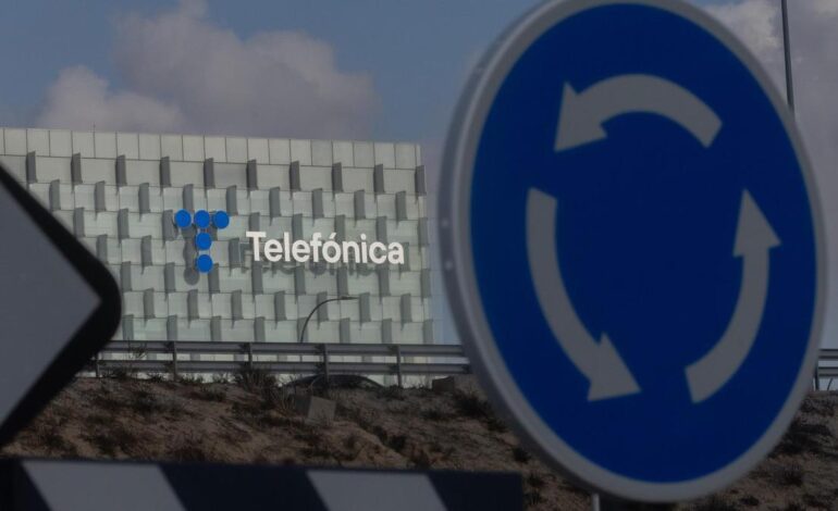 Telefónica vende a Millicom su filial en Ecuador por 330 millones y avanza en su salida de Latinoamérica