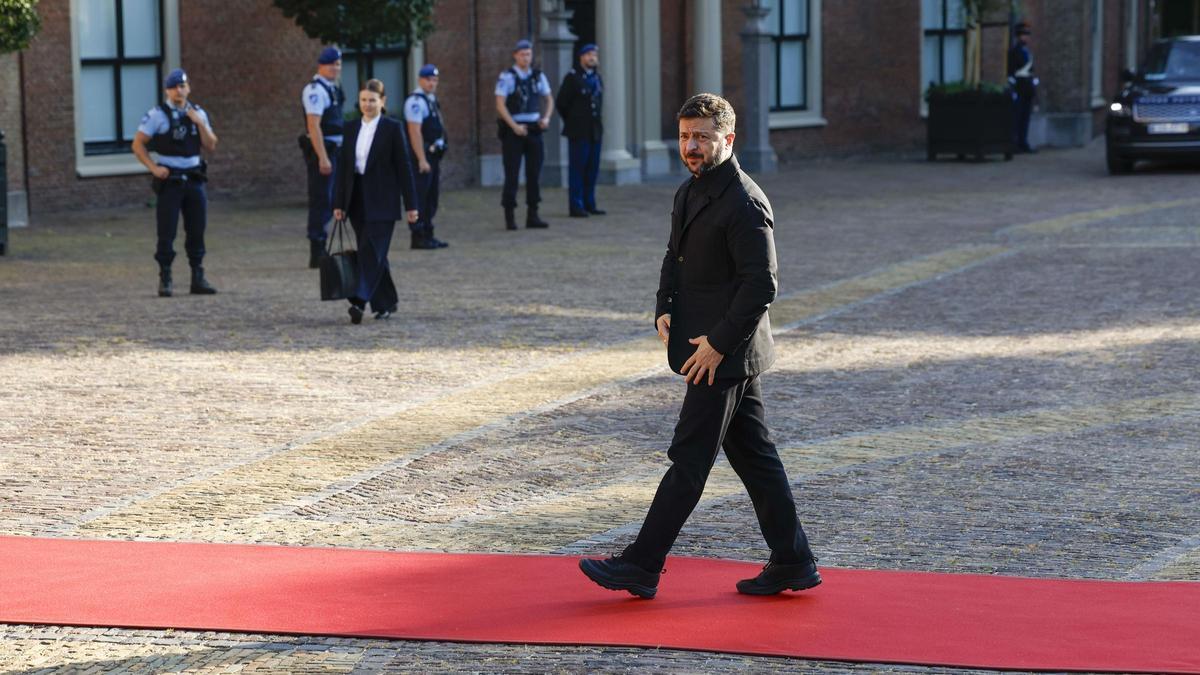 Zelenski araña apenas un compromiso verbal para su «irreversible» camino a la OTAN en la cumbre de La Haya