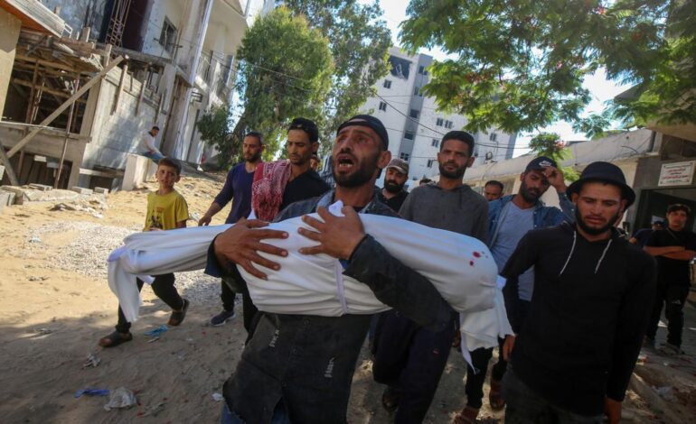 Israel dispara contra un grupo de civiles matando a decenas de ellos en Ciudad de Gaza