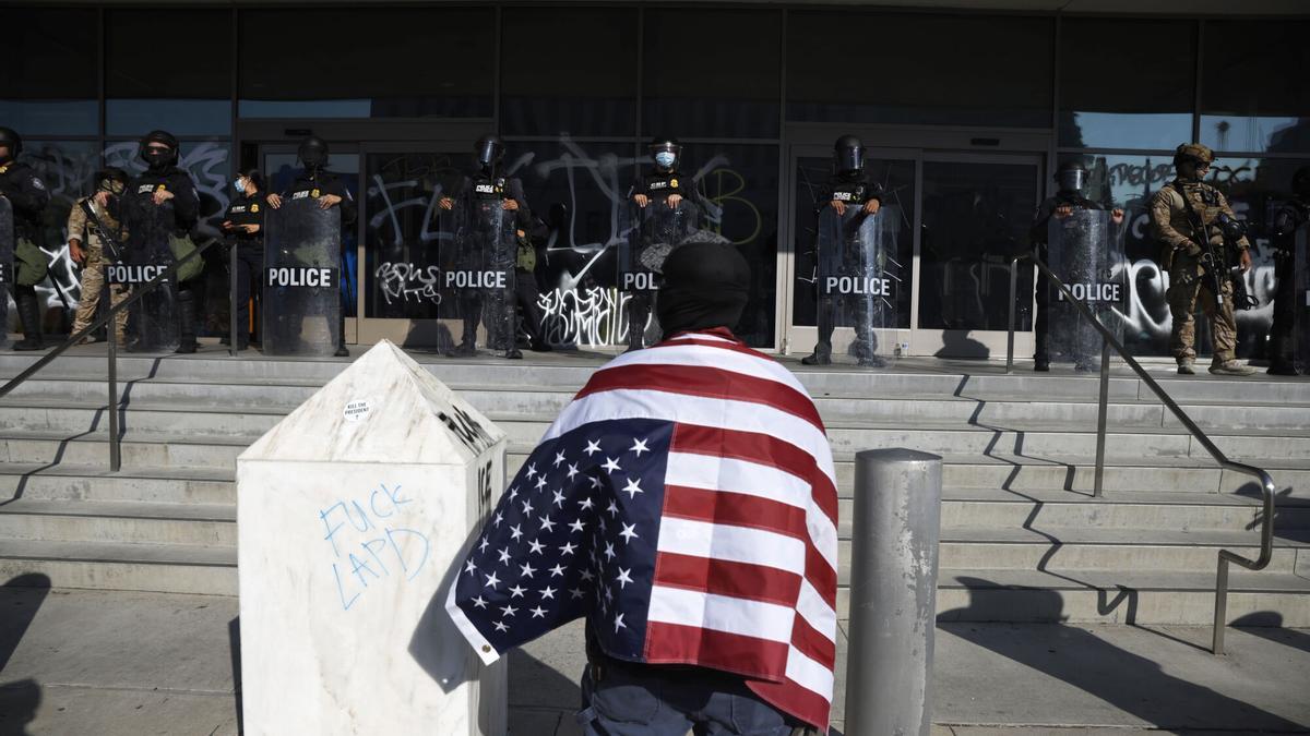reclutados para ir a Irak, desplegados por las protestas migratorias de sus comunidades Los Ángeles