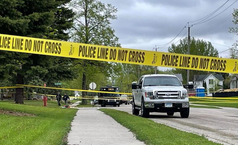 Un individuo presuntamente disfrazado de policía hiere a tiros a dos congresistas demócratas en Minnesota