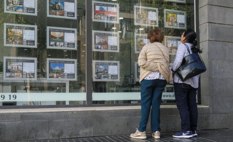 Canarias busca atar con el Estado la limitación de las ventas de casas a foráneos