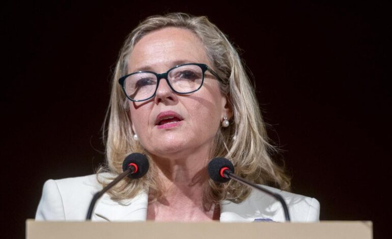 Calviño avanza un acuerdo «importante» entre Indra y el BEI para financiar proyectos de Defensa