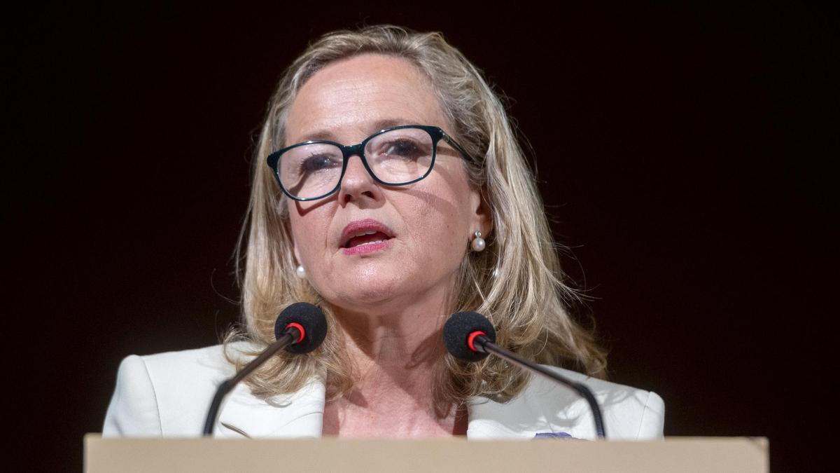 Calviño avanza un acuerdo «importante» entre Indra y el BEI para financiar proyectos de Defensa