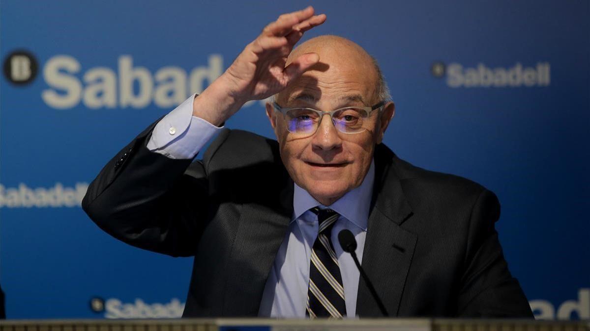 Josep Oliu confía en que el Gobierno tenga en cuenta los «perjuicios» de la opa del BBVA