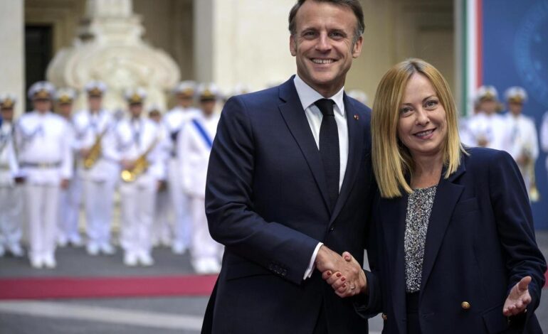 Macron y Meloni dejan atrás su relación tormentosa tras la «cumbre del deshielo» y abogan por una Europa «más soberana»