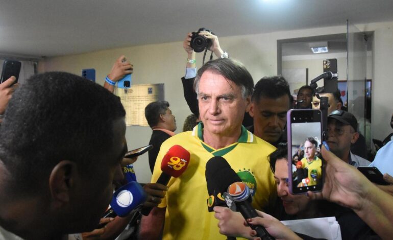 Bolsonaro enfrenta una nueva acusación por espionaje a opositores y periodistas