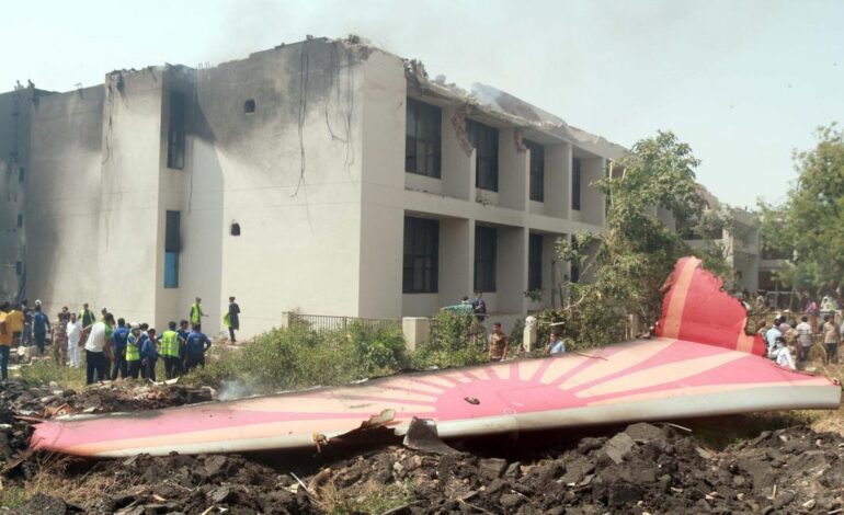 ACCIDENTE AIR INDIA| Hallan a un superviviente del accidente aéreo de Air India