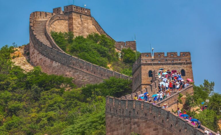 Todo lo que necesitas saber para visitar la Gran Muralla China: de la mejor época para viajar a qué meter en la maleta | El Viajero