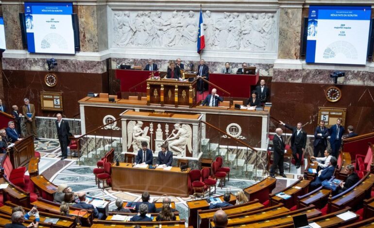 «Hasta seis copas al día» y sobredosis por éxtasis líquido, los excesos de la Asamblea Nacional francesa