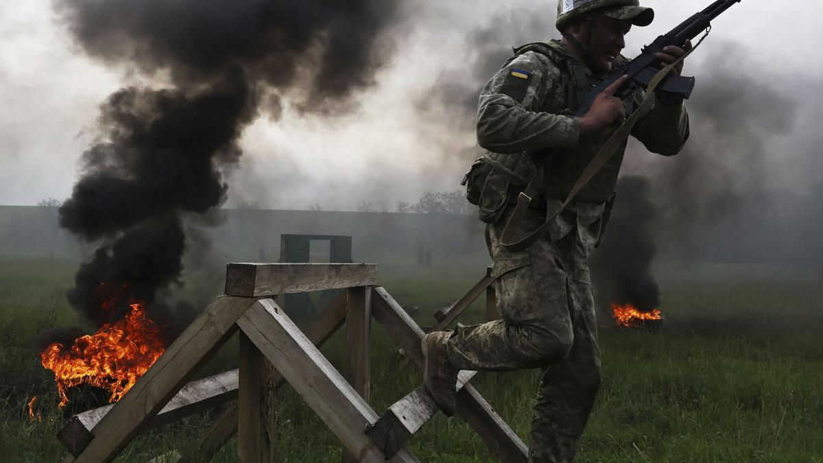 Renuncia el jefe del ejército ucraniano tras ataque ruso a un campo de entrenamiento