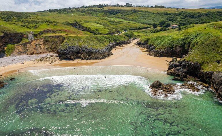 Pistas primaverales para descubrir la costa de Cantabria más desconocida | Escapadas por España | El Viajero