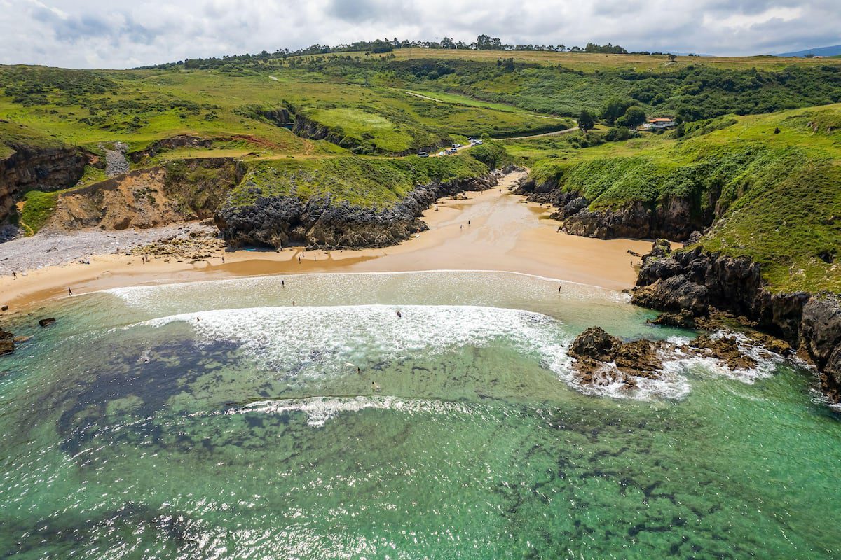 Pistas primaverales para descubrir la costa de Cantabria más desconocida | Escapadas por España | El Viajero