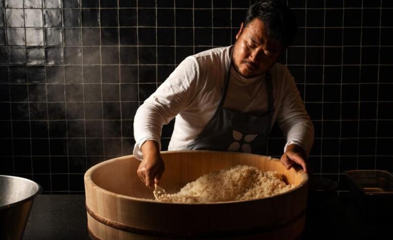 Makoto Okuwa, el chef japonés que mira a los ojos de los peces, abre su primer restaurante europeo en Madrid