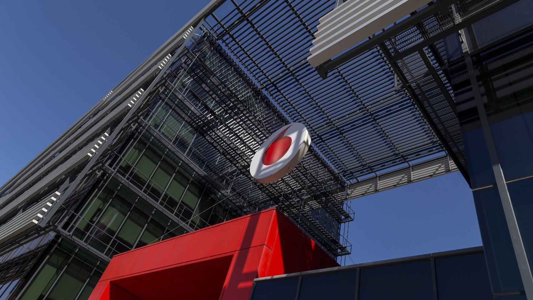 Telefónica y MasOrange han mantenido contactos informales sobre Vodafone España, según ‘Bloomberg’