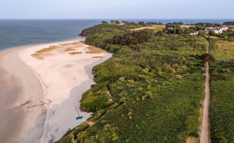 Cinco islas de la Bretaña francesa para refugiarse en un verano fresco y auténtico lejos del turismo masivo