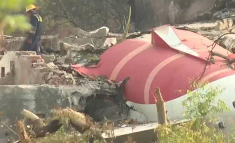 Recuperan grabadora de vuelo del accidente del Boeing 787-8 de Air India