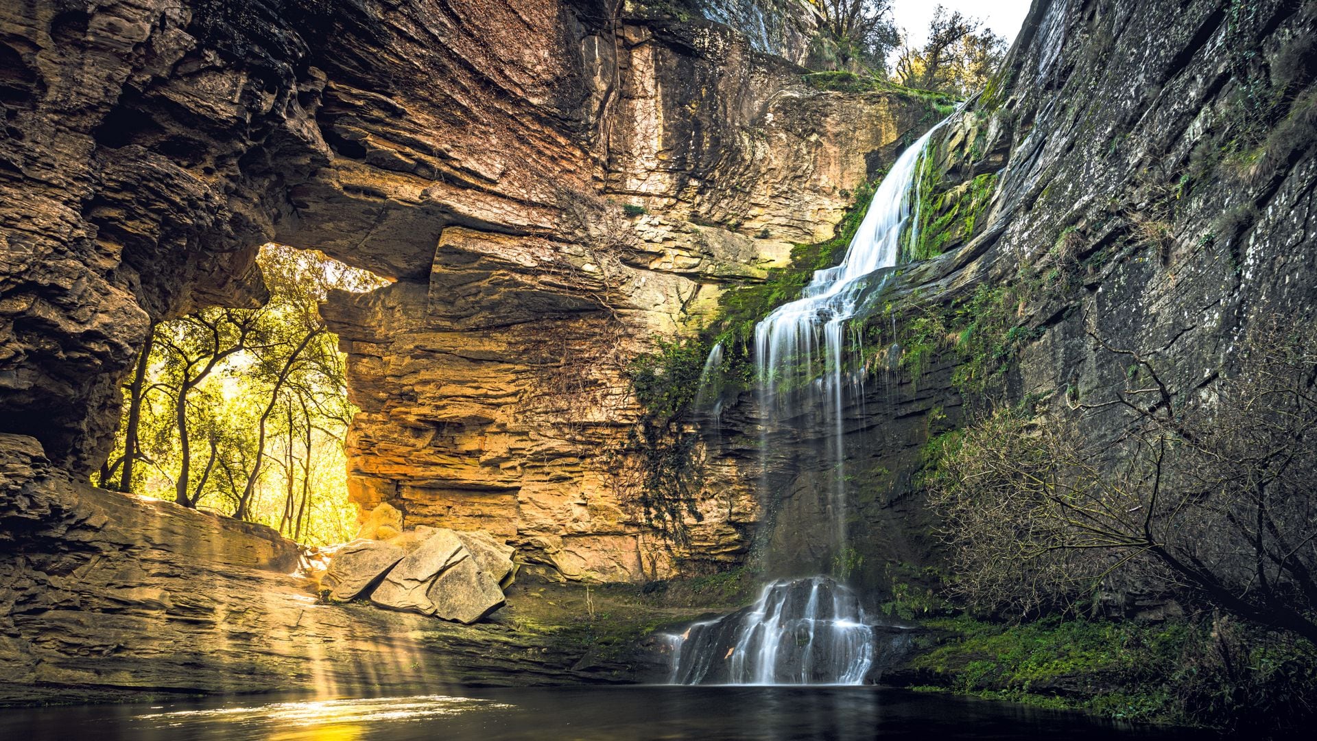 Foradada de Cantoniggròs Cascada Barcelona