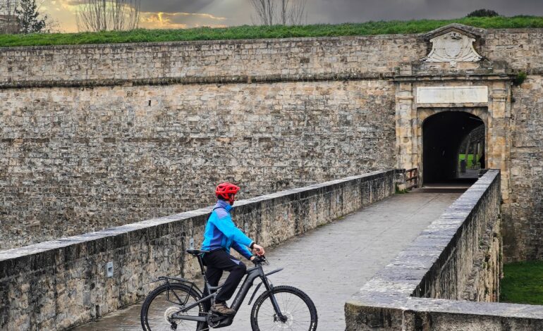 Planes en Pamplona sin pisar la calle Estafeta de la mano de pelotaris, arquitectos y chefs | El Viajero