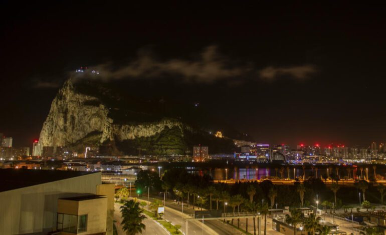 Fin de 'La Verja' y soberanía militar británica: las cinco claves del acuerdo sobre el estatus de Gibraltar