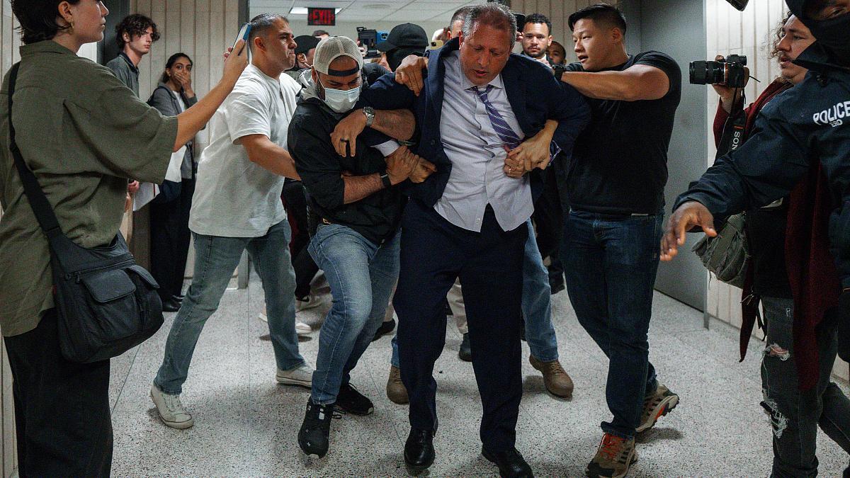 Detenido por agentes de inmigración el interventor de Nueva York y candidato demócrata a alcalde