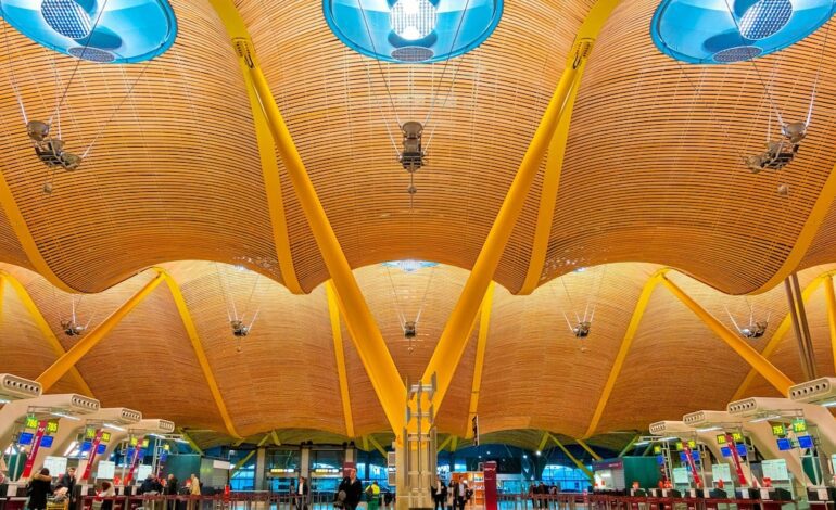 todo lo que puedes hacer, comer y disfrutar en el aeropuerto Adolfo Suárez Madrid-Barajas