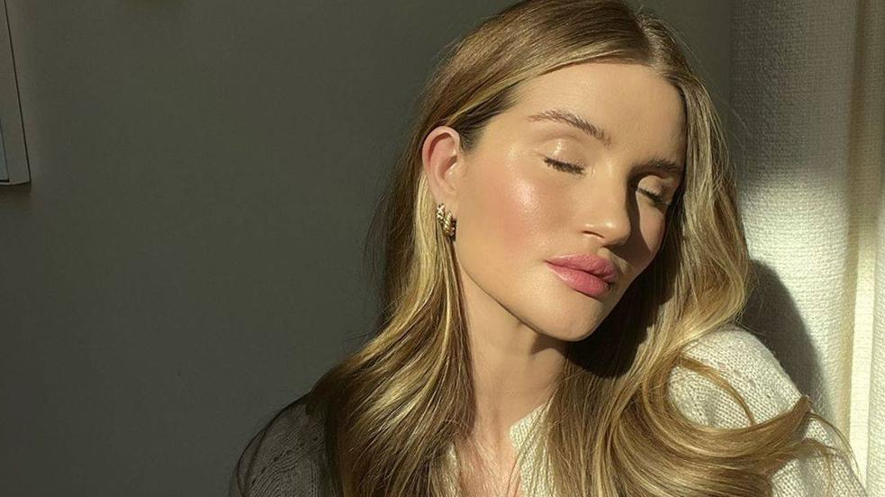 Rejuvenecer los aceites faciales que se vuelven suave y radiante en unos segundos para que no necesite maquillaje