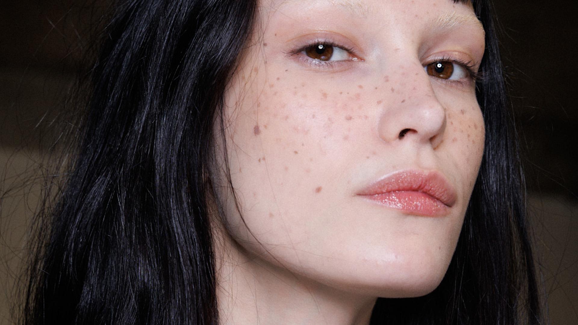 Aceites faciales recomendados: hidratación y antiedad para una piel radiante