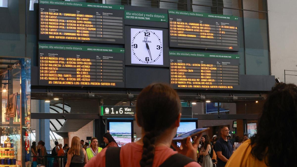 Recuperada la tensión en la catenaria averiada que afecta a la línea de alta velocidad Madrid-Andalucía