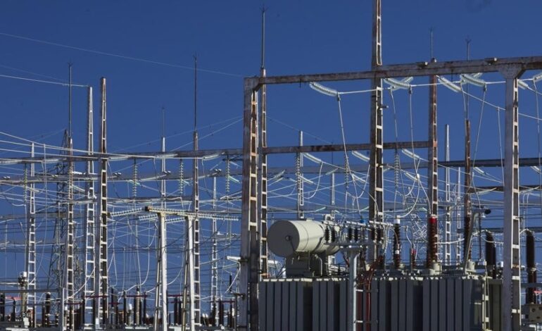 El informe del Gobierno detecta que la red eléctrica española es vulnerable y que está expuesta a ataques en el futuro