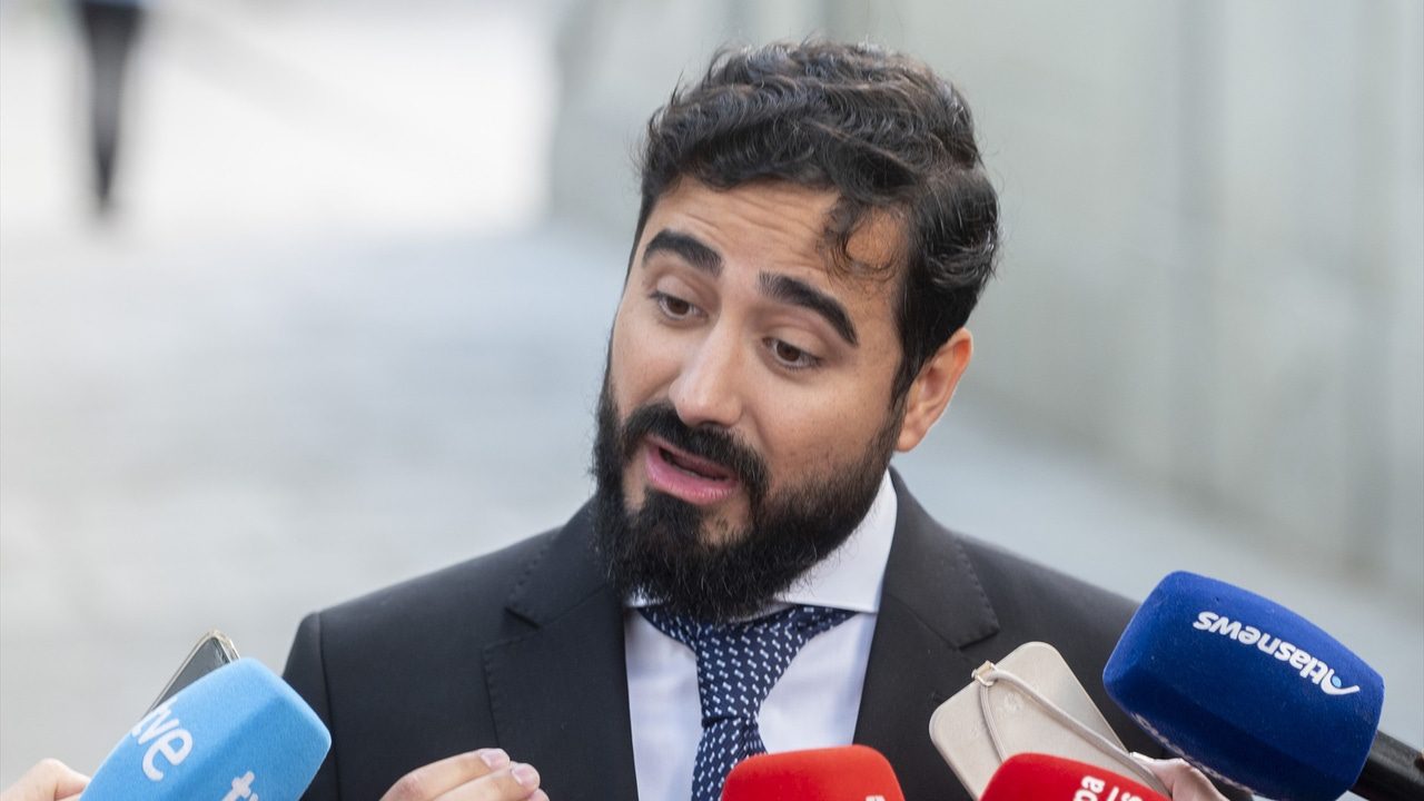 Alvise admite la difusión de la PCR falsa de Illa que ya circulaba «masivamente» sin comprobar su veracidad