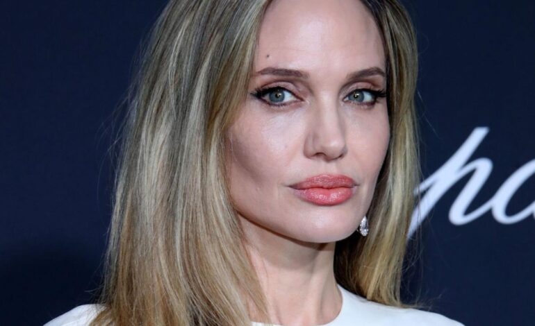 Así es como levanta el párpado caído Angelina Jolie: sabemos el lápiz de ojos que usa