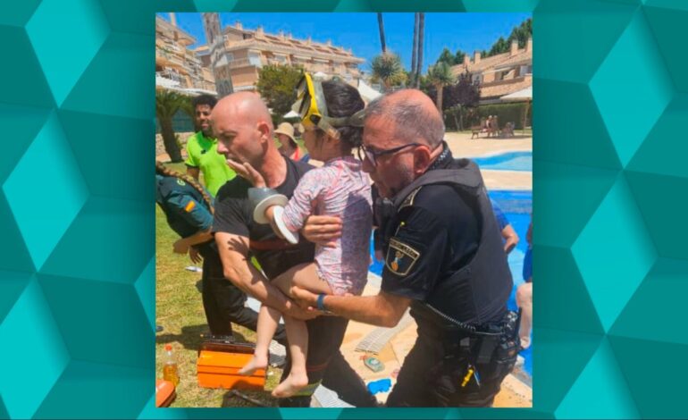 Angustioso rescate a una niña de cinco años que quedó atrapada en el tubo de aspiración de una piscina de Jávea