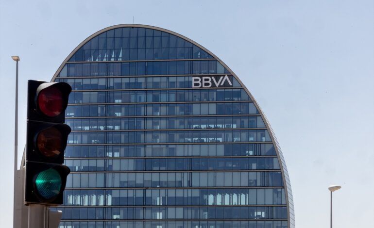 BBVA abandona la publicidad de la opa a Sabadell