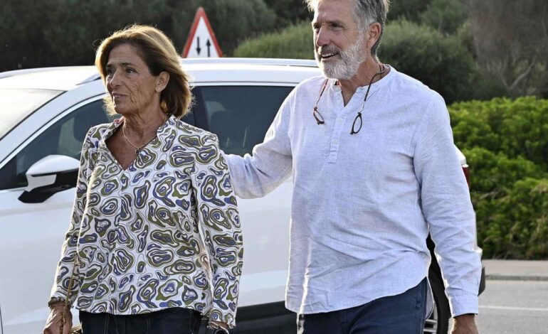 Todas las invitadas +50 copiarán el calzado cómodo que ha llevado Aruca Fernández-Vega en la preboda de Belén Écija