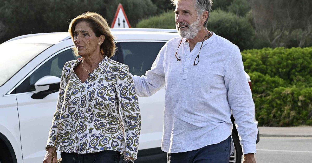 Todas las invitadas +50 copiarán el calzado cómodo que ha llevado Aruca Fernández-Vega en la preboda de Belén Écija