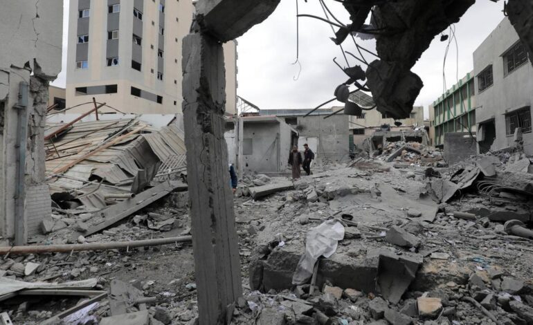 Al menos ocho muertos en un ataque israelí contra el edificio de la oficina de Médicos del Mundo en Gaza