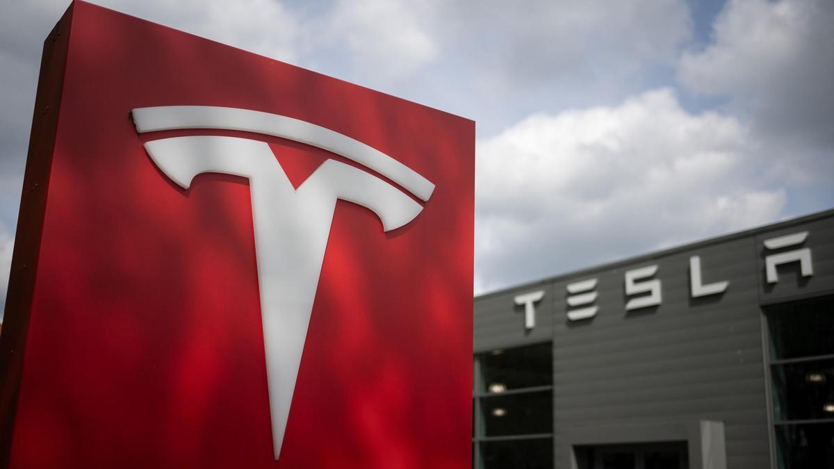 TESLA ENGAÑO | El Gobierno de Francia pide a Tesla «cesar sus prácticas comerciales engañosas»