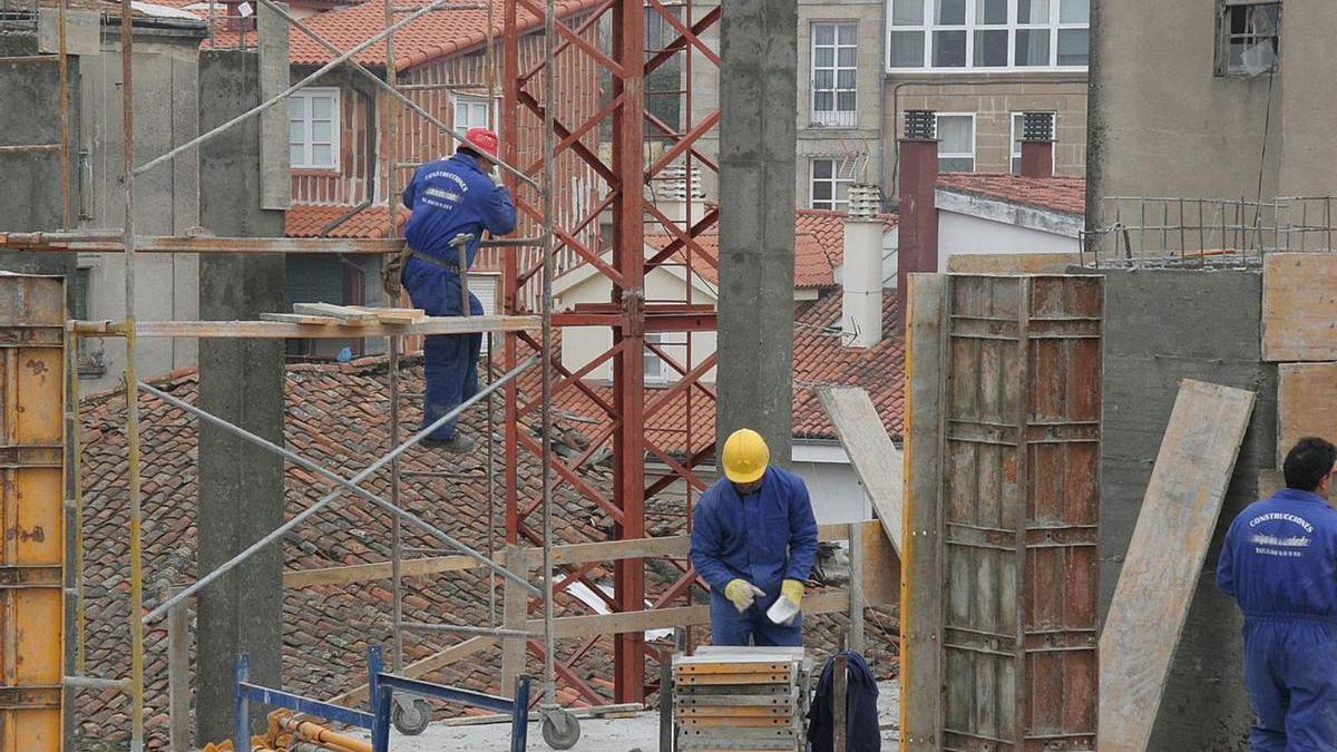 Un impuesto ‘reforzado’ del 20% a grandes propietarios para financiar vivienda pública